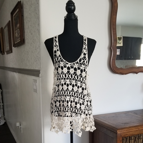 NWT Cute coverlet for beachwear or over a Tshirt for another spring layer - Picture 3 of 7